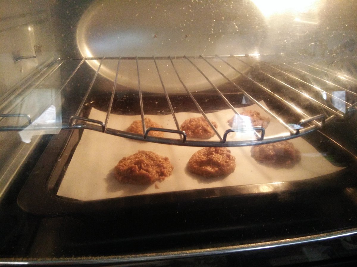 BEBSdp's tweet image. Trying my luck.. Haha #formatthew #chewyappleoatmealcookies