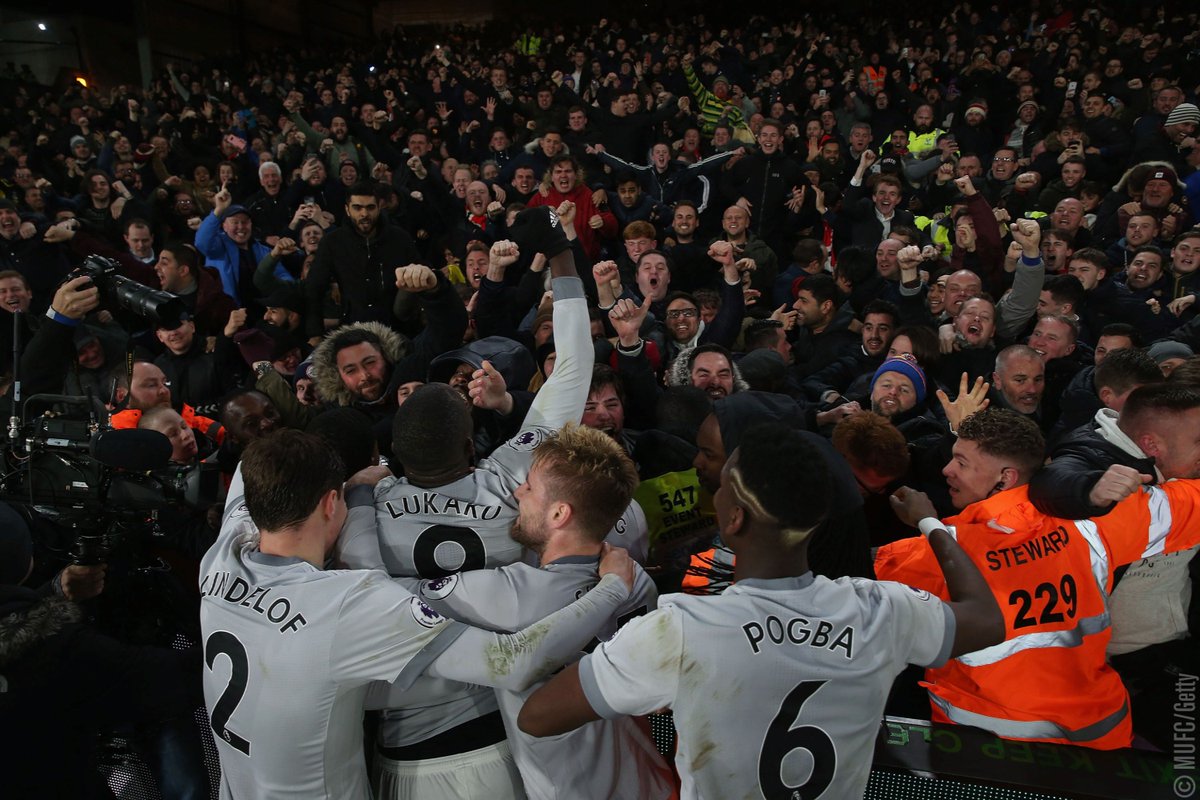 ManUtd's tweet photo. #MUFC's last two @PremierLeague away games:

5 March: Palace 2 United 0 ➡️ Palace 2 United 3
7 April: Man City 2 United 0 ➡️ City 2 United 3

Never. Give. Up. #MondayMotivation https://t.co/bcfNA43pyc