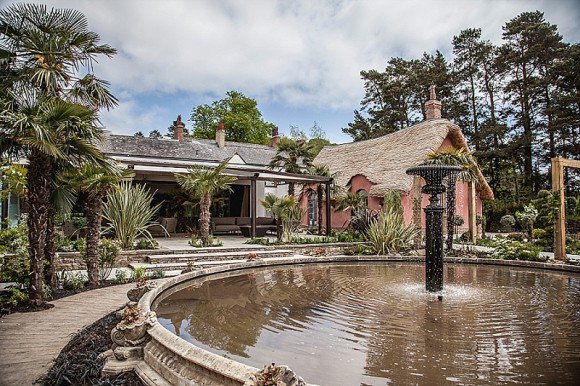 This stunning little venue, Le Petit Chateaux, looks as if it could be nestled in the wine regions of France. In fact, this one of a kind #wedding venue is in our very own Northumberland. It's our top pick this week &amp; on our list of venues to pitch to one of our clients! #brides