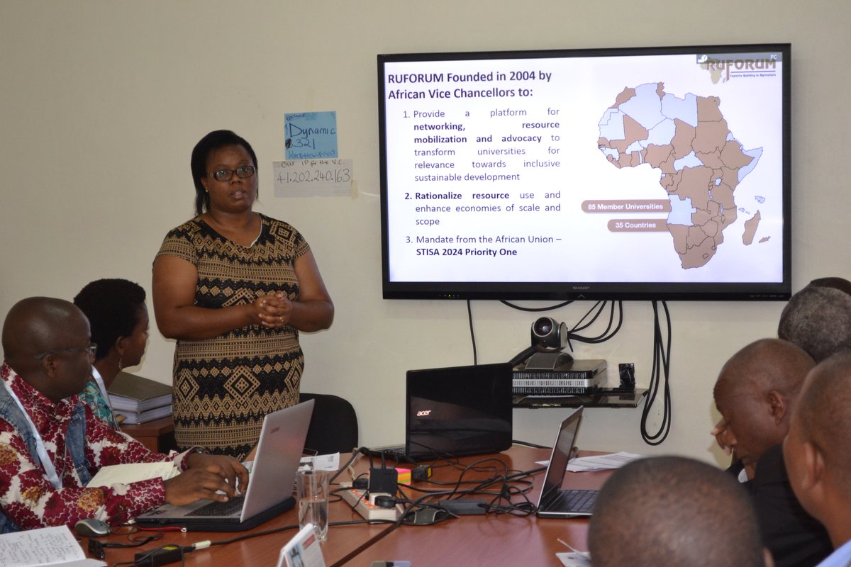 ruforumsec's tweet photo. Dr .@solangeuwituze making a presentaion about our vision and mission to the  Principal Investigators. #PImeeting https://t.co/fXhfS0kTzF