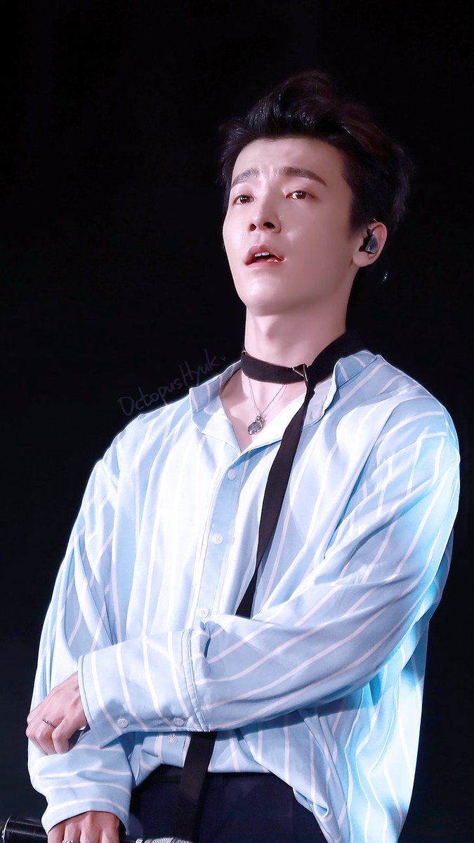 NoCommentXXXX's tweet photo. 180406 SMT in Dubai #DONGHAE https://t.co/tR9vR3AjWH