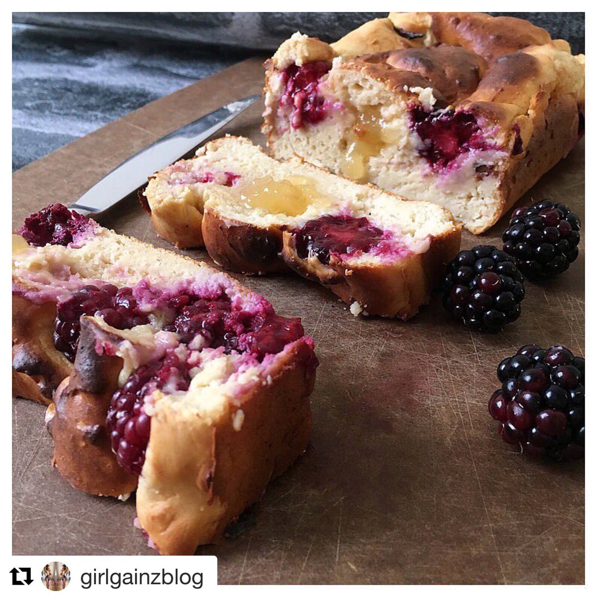 GeneticSupp's tweet photo. Monday morning blues? 
This protein loaf recipe will cheer you right up from our Ambassador @girlgainzblog 
Good morning! 🤤 Fancy some warm Blackberry-Apple Cake? 👀.
573 kcals in the entire loaf! 
https://t.co/09NMze40Pd to buy the protein to make this! https://t.co/FivXoBblgw