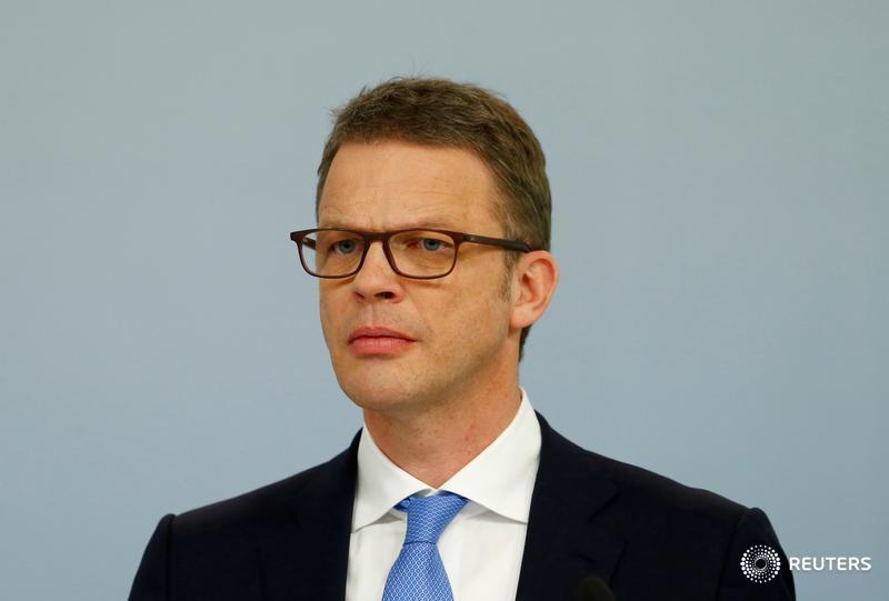 Reuters's tweet photo. Deutsche Bank names retail specialist Christian Sewing as its new chief executive officer https://t.co/zyTZzJftnr by Andreas Framke @TomSims_Reuters $DBKGn https://t.co/BSkcnXV5Ct