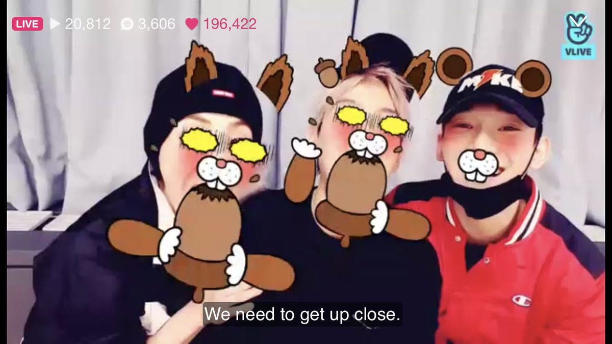 baekactivities's tweet photo. baekhyun using the vlive filters with minseok and jongdae [2018] lol #EXO_CBX https://t.co/g9BGJfQUSC