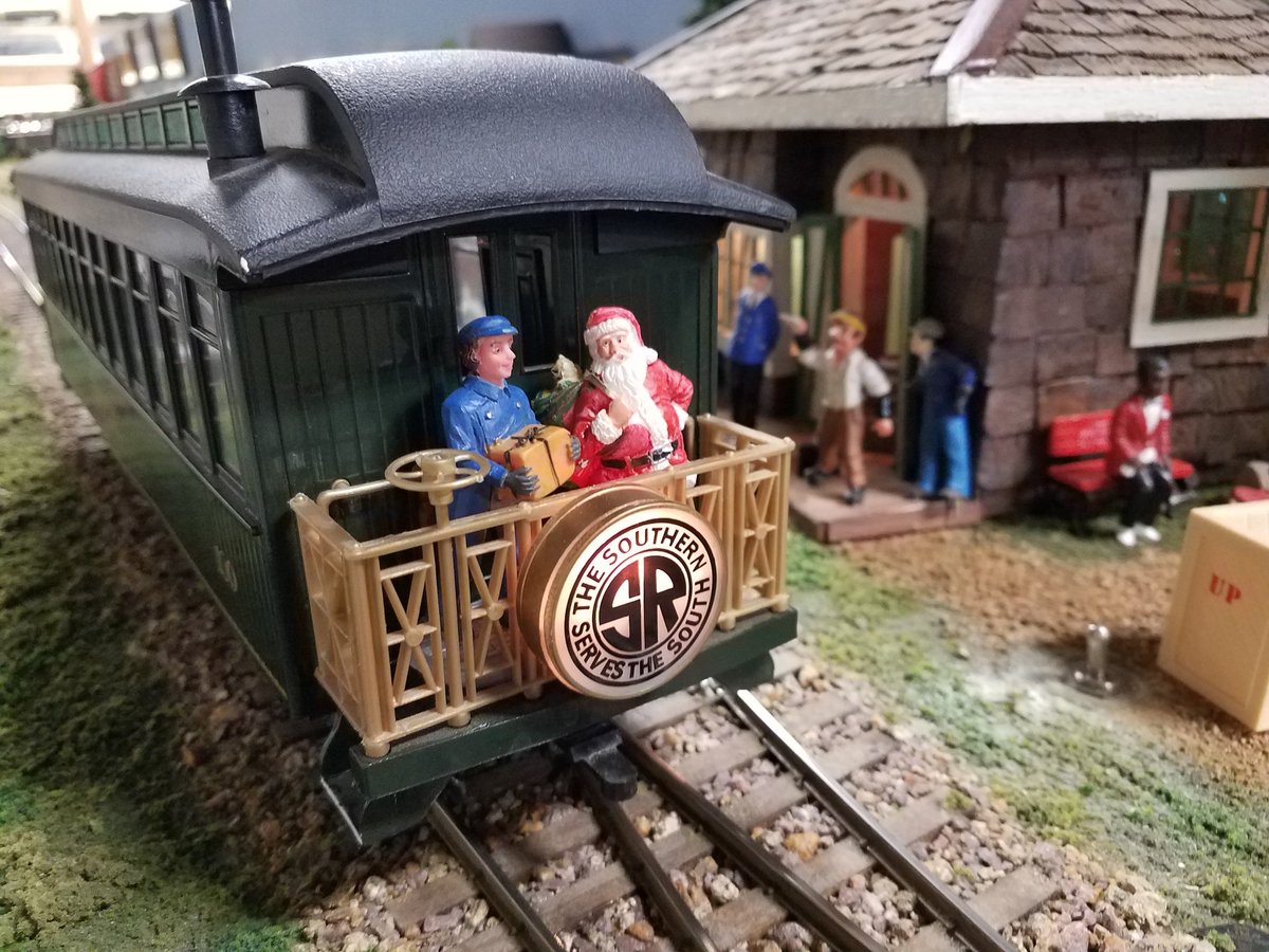 TrainShowInc tweet picture