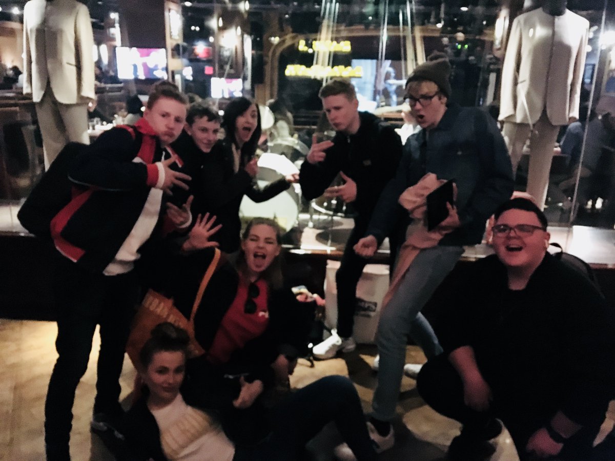 MytonMusic's tweet photo. GCSE Music students rocking out at Hard Rock Cafe NY! #MYTinNYC @MytonDramaDept https://t.co/3gNyWpMebm