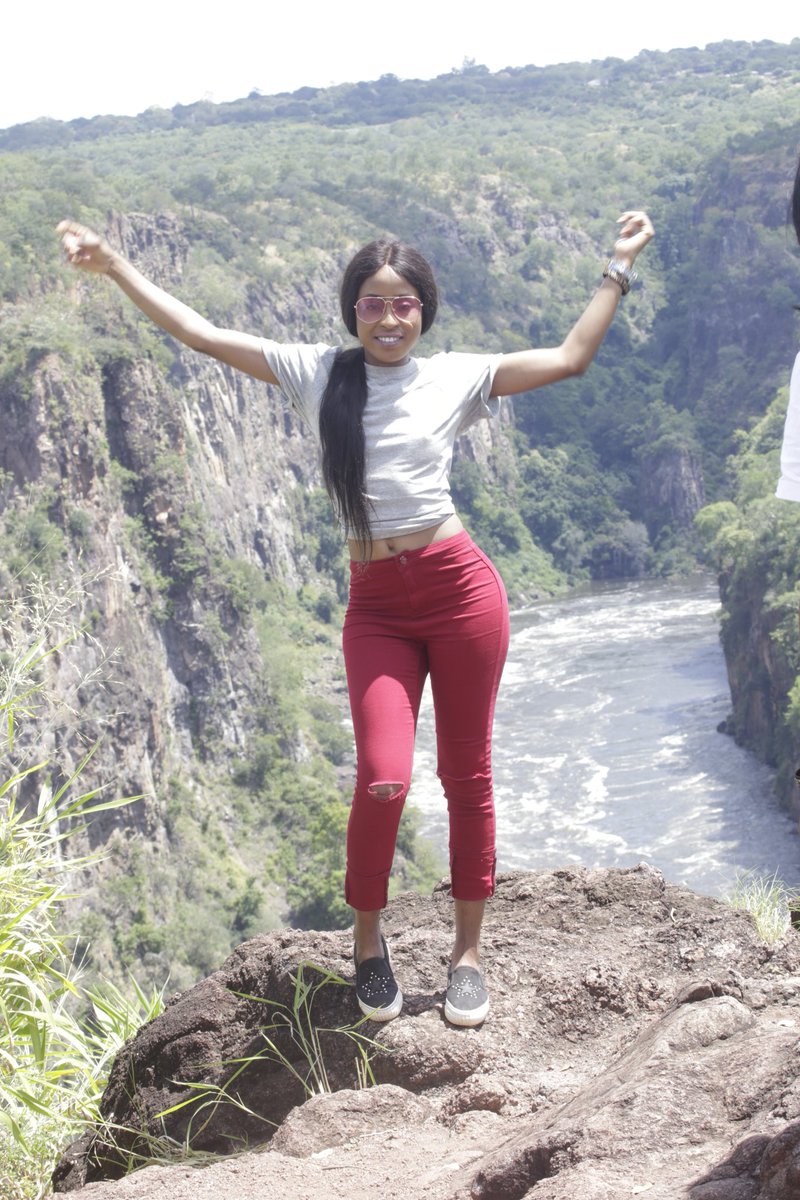 Fesha_01's tweet photo. Gorge Visit #LivingstoneTour https://t.co/JJnrndRvVO