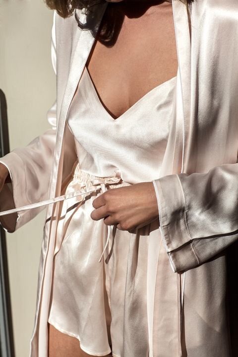 TheIntimatesMag's tweet image. Never a truer #QuoteOfTheDay 👚 Life is SO much better in pyjamas. We shall definitely be daydreaming about watching Netflix in these silk delights on this Monday morning 🌸 #IntimatesMag