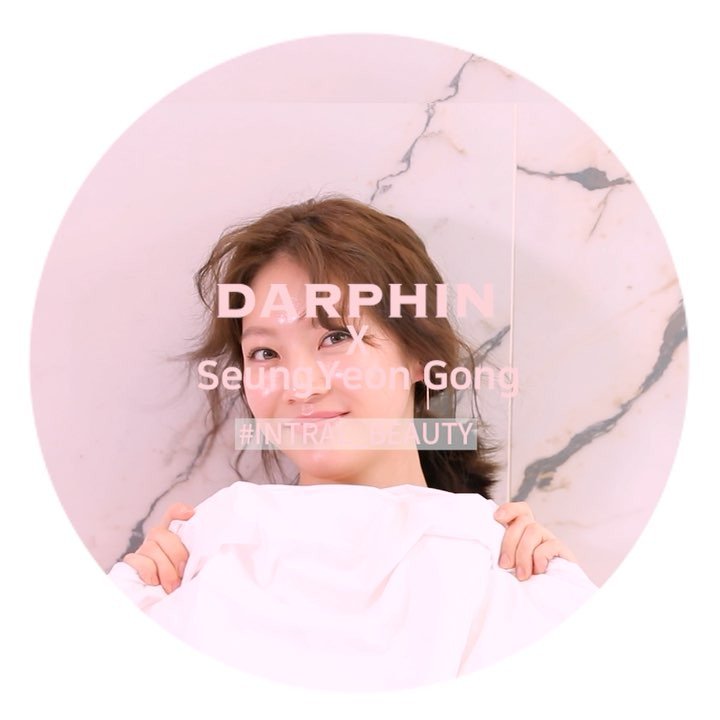 GSYintl's tweet photo. [IG] graziakorea update 
#GRAZIA diary skin care for  spring. 
#INTRAL sensitive, stimulated, reddish can't miss any of them! #no_make_up goddess #Gongseungyeon's essential item for Spring.
Hope you take care of my skin! 
#INTRAL Check it now
Translation by Brainy https://t.co/DlfFusptKt