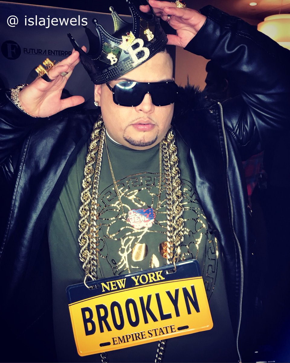 islajewelsco's tweet photo. Hit me up for ur very own custom crown by Isla jewels #canon #puertorico #fashion #madeinBrooklyn #realitytv #show #networks #hot97 #film #photogpher #photoshoot #islajewelsbybrooklyn #Bravo #vogemagazine #Vh1 #BET #filmcommunity #oxygen #clebertiystatus #love&hiphop https://t.co/EJBCFIGJqC