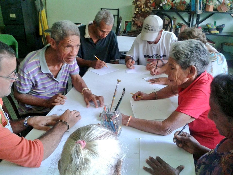 amilcarciber's tweet photo. Demostración De Las #Habilidades Para El #Dibujo 🌆y La #Pintura 🎨 Que Tienen Nuestros Adultos Y Adultas Mayores 👵👴👵👴 #Talentos Enmarcados En El #AreaDeProgramasSociales ✏📚 La Cual Se Lo Disfrutaron..! ✏📝✏📝✏ @NicolasMaduro @salainass @magallyvina @FNNSimon @anatina90 https://t.co/OCWhC86B8D