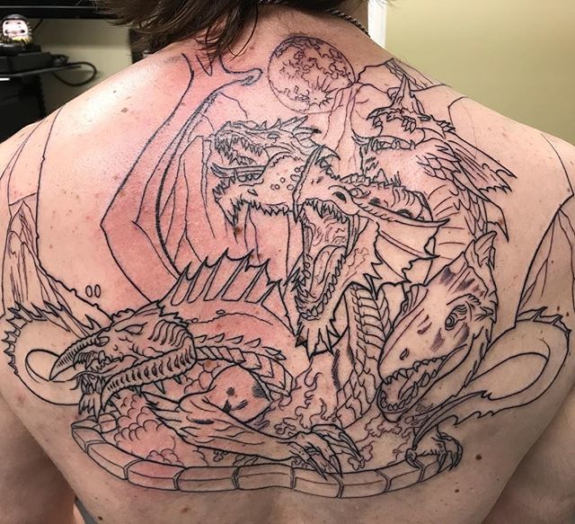 FishInk_Tattoo's tweet photo. Outlined this #Tiamat upper back today as a continuing #dragon themed body. #dnd #takhisis #lining #mikemetaxamachines #mikemetaxadirectdrive #dynamicblack #talens #LoyalNoMore #timelesscraft #fishink #geekink #geekyink https://t.co/vmdCFdqCPD https://t.co/rsM9X8tMA6