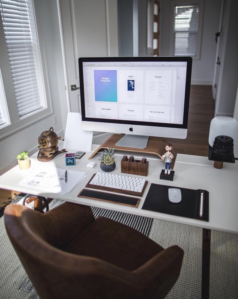 Good Morning! A new week is here which means new goals 🙌🏼🖥 #MondayMotivation