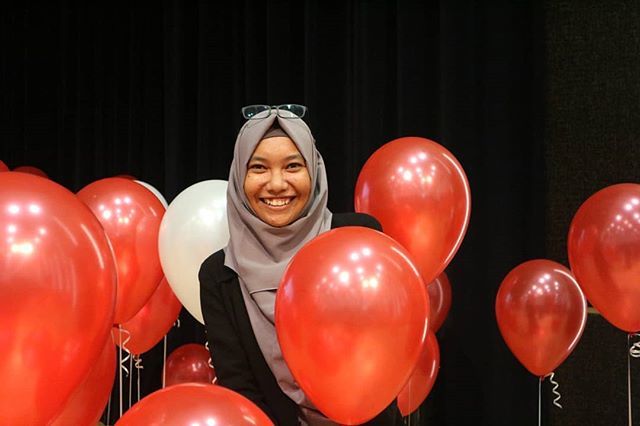 TambayuRizqi's tweet photo. Cikgu Winoy
.
.
.
#tedx #tedxsingapore #tedxyouthsingapore
#tamtamjalanjalan #blogger #bloggerindonesia #traveller #travelblogger https://t.co/TLoilPgcIO https://t.co/kzo3wKyBYv