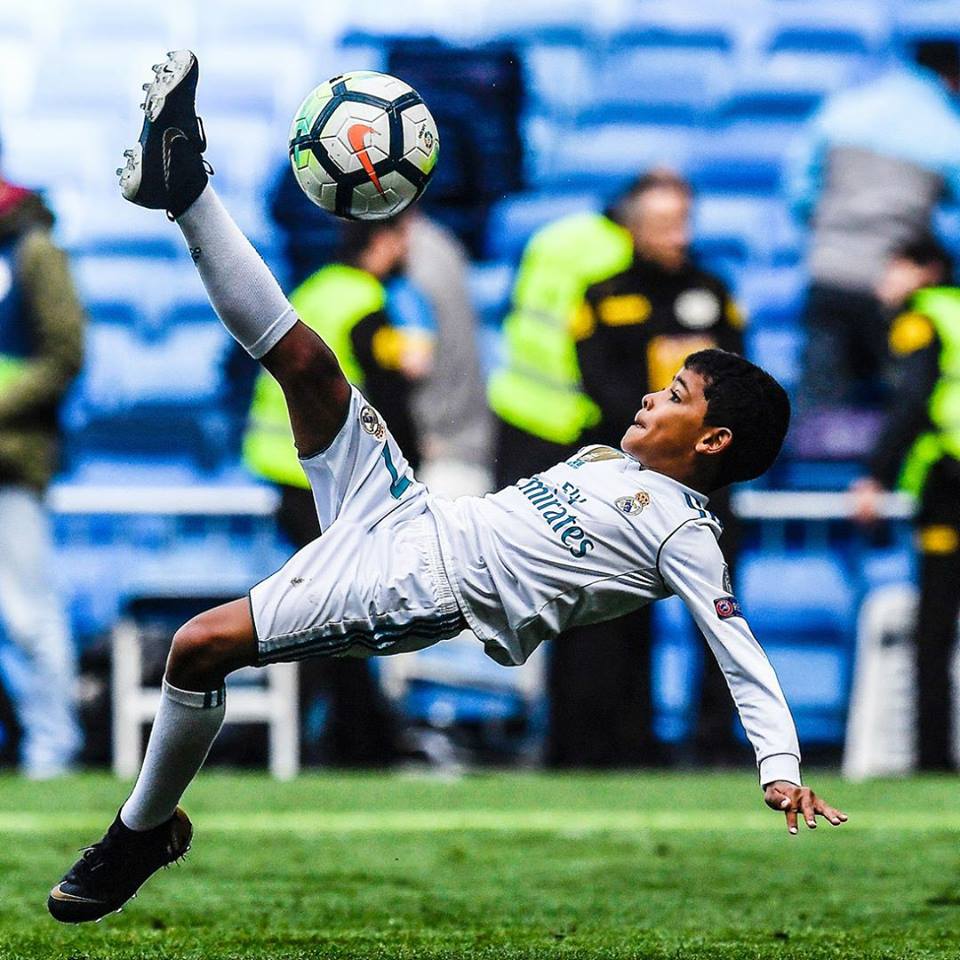 MotivacionesF's tweet photo. De tal palo tal astilla 👨‍👦 https://t.co/ZBeMgqx6rB
