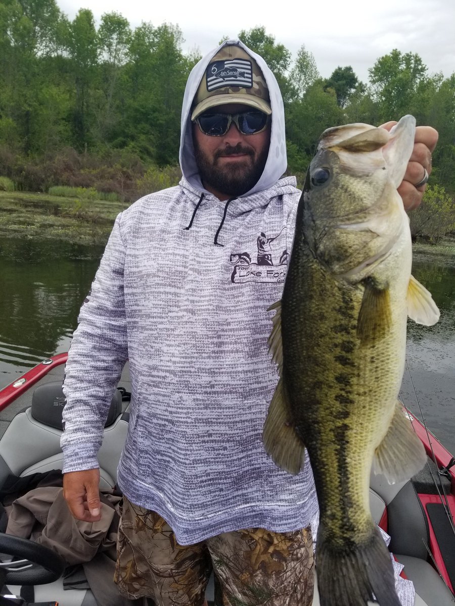 zdub1121's tweet photo. Me and my boy Billy Lawson #yourlakeforkguide laying the smack down on Fork today!! Top 5 fish was 30+ sealed by a 10.6 hammer!! #goatlake https://t.co/2SDvexrwvE