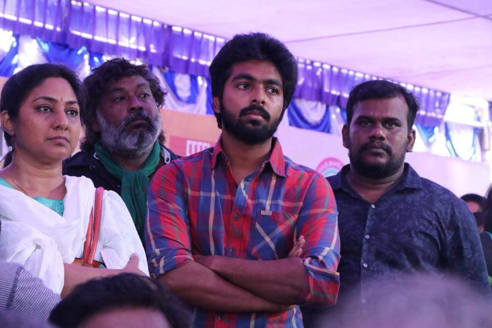 KutleeS's tweet photo. #வீரத்தமிழன்..
#நடிகர்_சங்கம் #போராட்டகளத்தில்.... https://t.co/EmjRWYwBAD