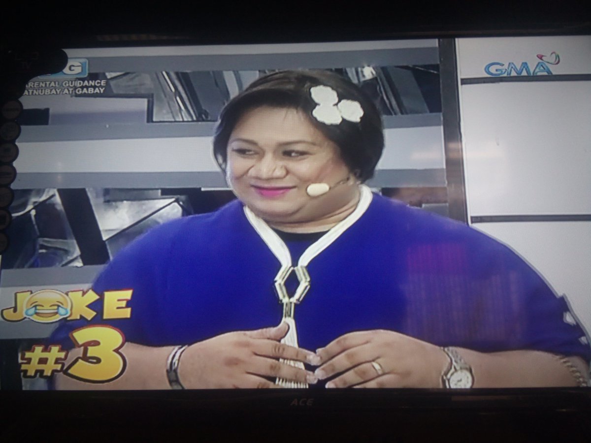 Ang ganda e. May pa flower's si kendoll. @TendollNation #MamaTenKendollAWARD
