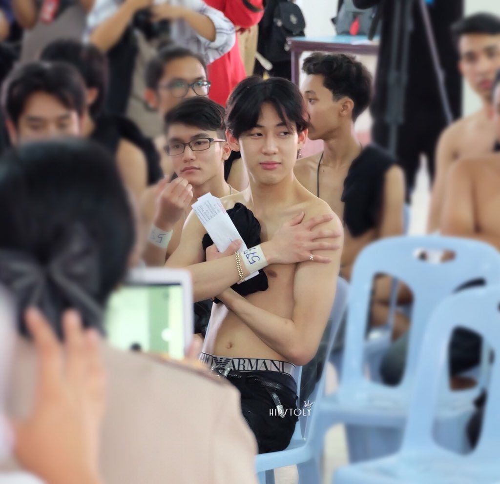 HIPsToeY_G7's tweet photo. อย่าดูหน่มน๊มน้อนซี่~ #BamBamBlackcard #BamBam #GOT7 https://t.co/w3MQ5II1E3