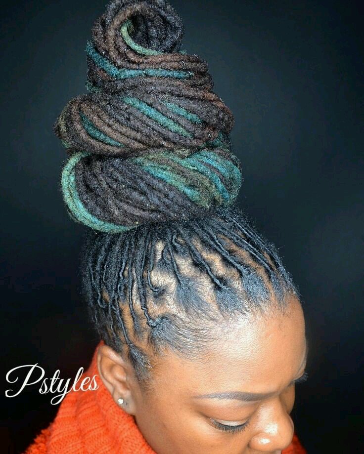 LocsUganda's tweet photo. Come through Blue! 💙
#Crown 
#NaturalHair 
#LocsLove #LocsInspo https://t.co/fEA1BMqpX1