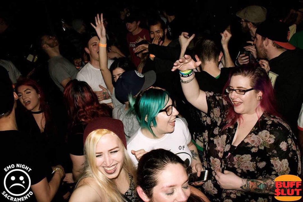 _meadowbee's tweet photo. Watch @PrincessesOfPwn’s March #monthlyvideo
#youtube #likesharesubscribe #vlog #youtubegaming #march #smallyoutubercommunity #emonightsac #emonight #california #luckyfest #stpattyday
https://t.co/SprYlWQKE9 https://t.co/UwyIOp4RPL