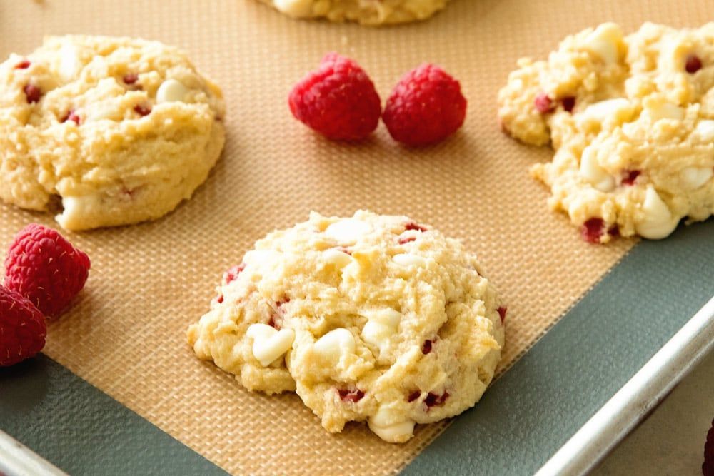 BurritoBar2's tweet photo. White Chocolate Raspberry Cheesecake #Cookies #recipe 
(video)

#dessert #Foodies #Dundee 
https://t.co/snHlJSYjrk https://t.co/JulEPTuJNM
