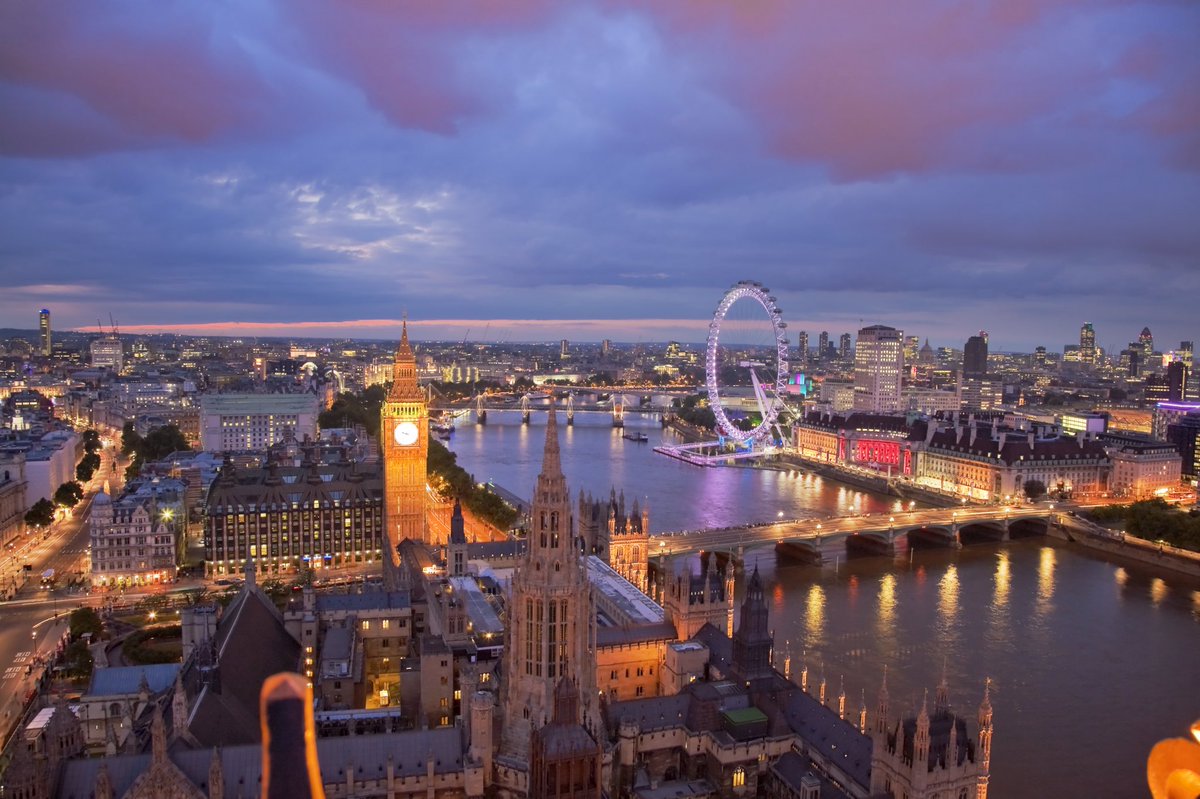 hang_jd's tweet photo. Beijing capital airlines 8th Anniversary Special https://t.co/gsrb3o9L1p booking ticket through our official website will get big discount. Qingdao=London Economy class Round-trip from 500 CNY (not excluding tax and fare)，for more information please visit https://t.co/chgdBP74FN https://t.co/Hfd1fnsPQ4