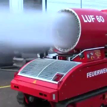 EvanKirstel's tweet image. A giant robotic fire extinguisher. Brilliant! #engineeing #design #robotics snip.ly/73do5