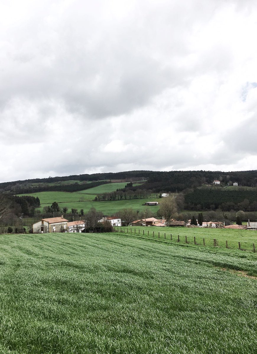 drimvic's tweet photo. recién llegada del Camino de Santiago, las chicas de #ViajarInspira han publicado un post en su blog con algunas de mis fotos y fragmentos de mi diario: https://t.co/e2vsdaHuPn
el Camino es pura inspiración, uno de los viajes más especiales que he hecho nunca! https://t.co/auEV44plap