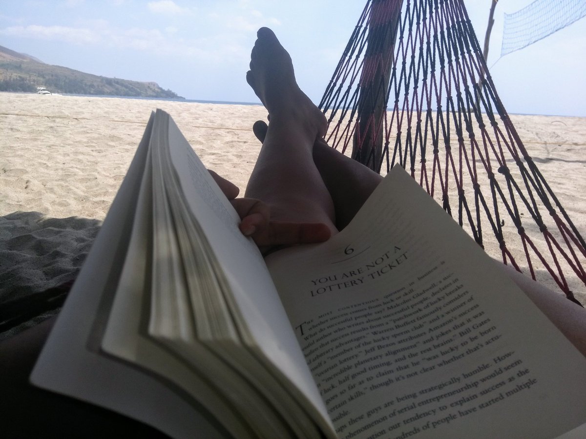 kalashnovic10's tweet photo. The beach, a good book and a perfect windy weather.
#perfectrelaxation https://t.co/B7Wv2gKRWD