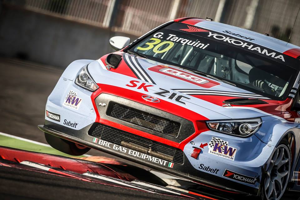extreme_shox's tweet photo. First victory for #EXT in the new #WTCR series with Gabriele Tarquini. The #i30N is equipped with #ExtremeShox #dampers. #YourPodiumOurGoal. https://t.co/lhCuNBdbwK