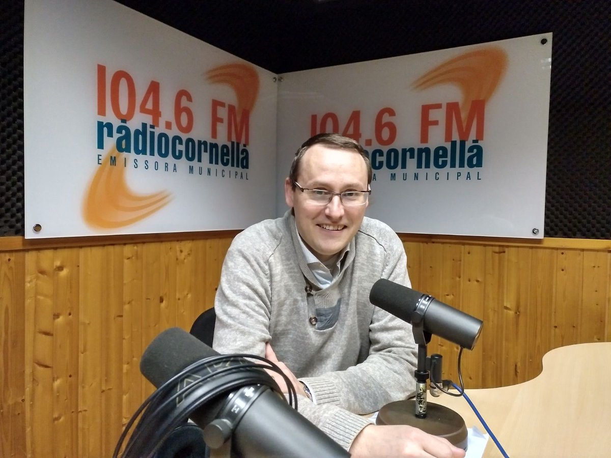 citilab's tweet photo. Demà comença el Taller de #Creativitat del Citilab, places cobertes!💡Recuperem l'#entrevista de @radiocornella a Daniel Martínez, tècnic d'innovació pedagògica👉 https://t.co/GoVJKtPJUs Vols participar en la propera edició? Escriu-nos a inscripcio@e-citilab.eu📩 #CreativiLab https://t.co/bN9Jd7UGgR