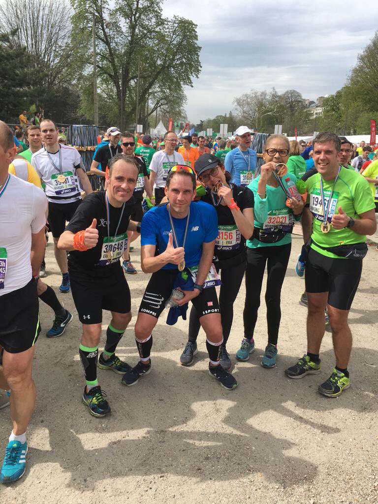 Xrun_Coaching's tweet photo. Un grand bravo à tous nos #xrunners et #segreenrunners de @SchneiderElec #Finishers du @parismarathon 2018 🙌👏🎉 Nous sommes fiers de vous ! #MarathonParis #schneider #xrunteam #parismarathon2018 https://t.co/tmgDxCK7by