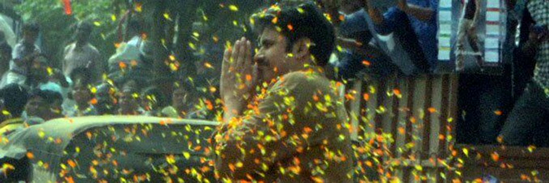 TeluguChegu's tweet photo. Janasena chief Pawan kalyan got invite to campaign for Karnataka elections...
Evolving as pan India campaigner 👍👍

Only Telugu leader that has capacity to influence people beyond Telugu states and Telugus https://t.co/s4Ev5MHJBf