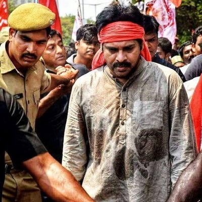 TeluguChegu's tweet photo. Janasena chief Pawan kalyan got invite to campaign for Karnataka elections...
Evolving as pan India campaigner 👍👍

Only Telugu leader that has capacity to influence people beyond Telugu states and Telugus https://t.co/s4Ev5MHJBf