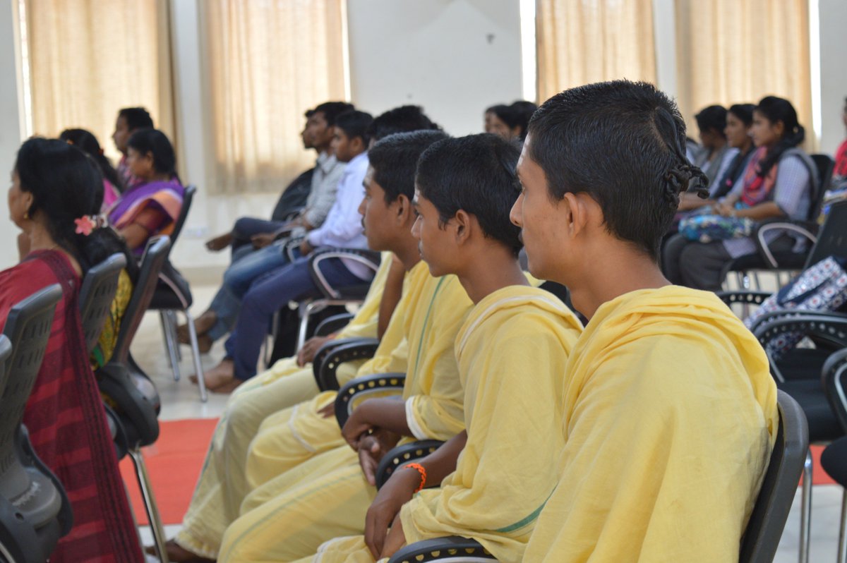 ssudsans's tweet photo. An informative one day #seminar on 'Career in #Sanskrit' conducted by Mr. Aravind from Sanskrit University, Haridwar, and Mr. Anurag, public relation officer, Swami Ramtirth Academy, Delhi. https://t.co/L3BZlKGRyf