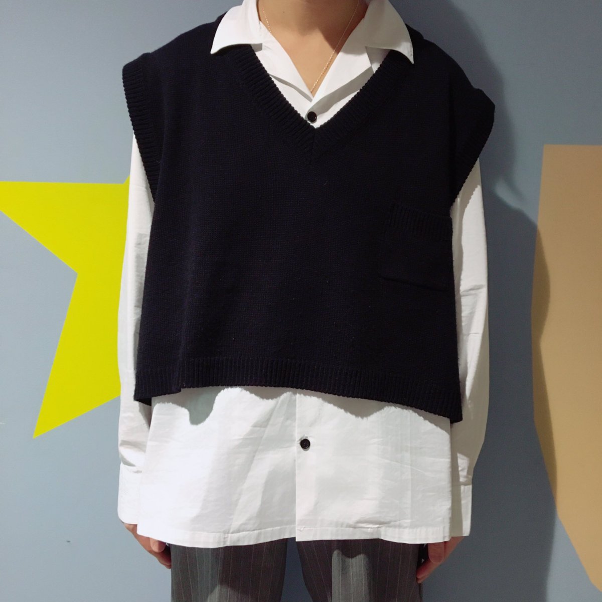 黒坂 学 Twitterren Wear 更新 今年も大人気のオープンカラーシャツをニットベストで新鮮に モノトーンコーデなのでトライ挑戦しやすい着こなしです T Co Z3az2yydzy Wego Wearコーデ メンズファッション オープンカラーシャツ T Co