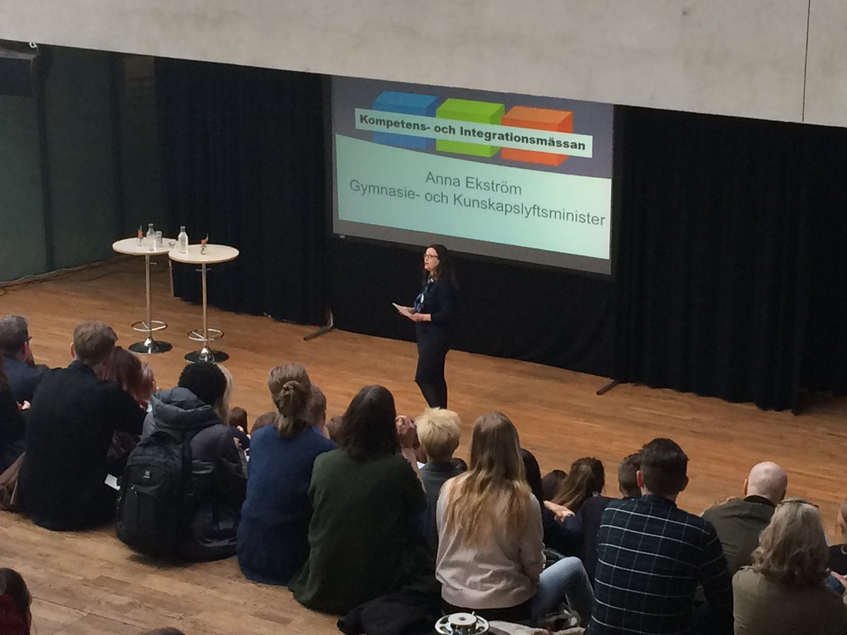KIM2018gbg's tweet photo. Kompetens- och integrationsmässan är igång! Gymnasie- och kunskapslyftsminister Anna Ekström inviger mässan. #kim2018gbg https://t.co/OMPAuSf94P