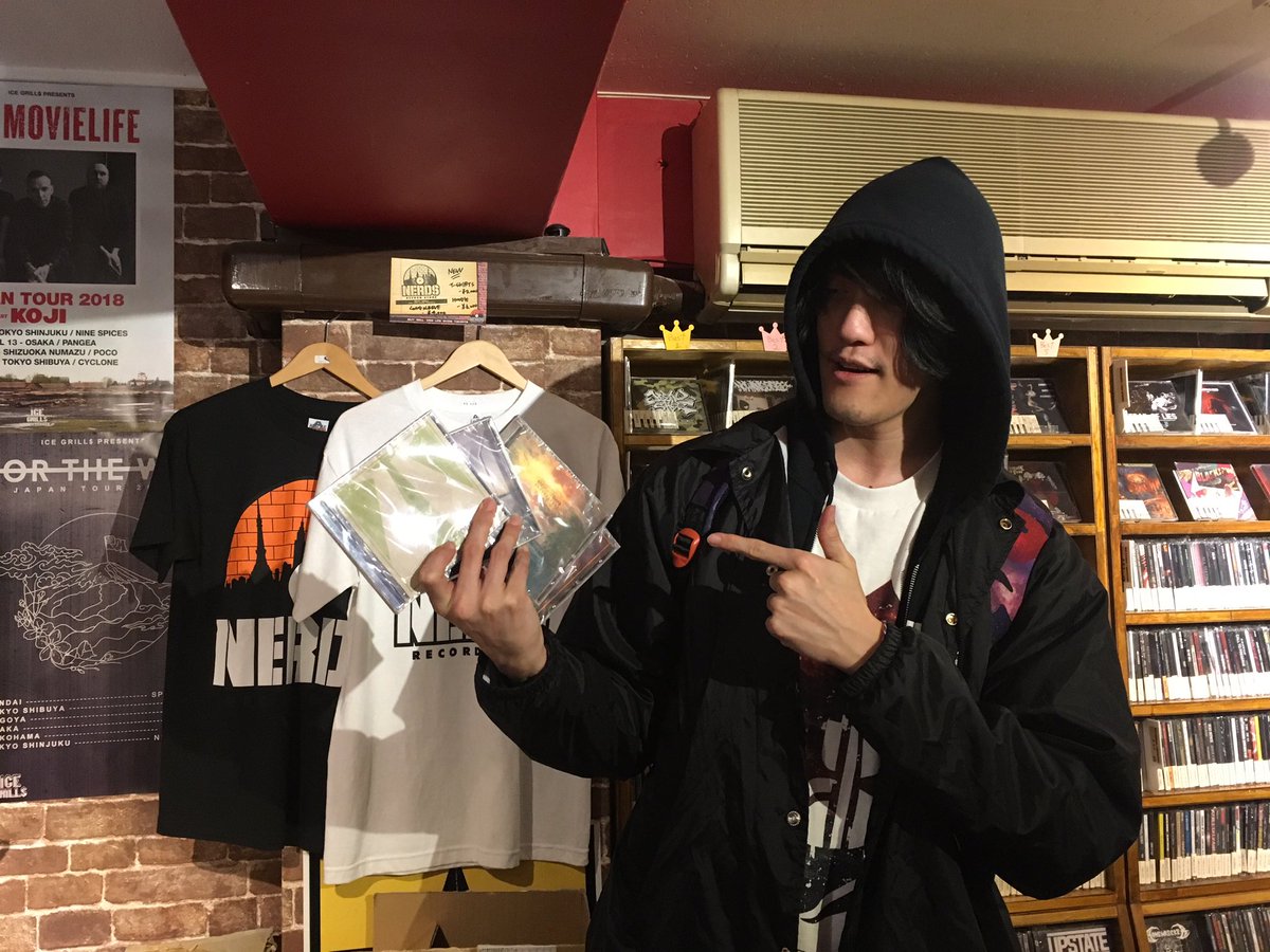 nerdsjp's tweet photo. Welcome to NERDS🌆
Kangto from @watchoutrecordskr 🇰🇷stopped at store🐾NERDSでも取り扱いしているWATCH OUT! RECORDSのオーナーが来店🙏新作タイトル含め入荷しています📦 #nerds #recordstore #watchoutrecords #retribution178 #sinstein #remnantsofthefallen #inyourface #endthesedays https://t.co/GaBcSk2mxK