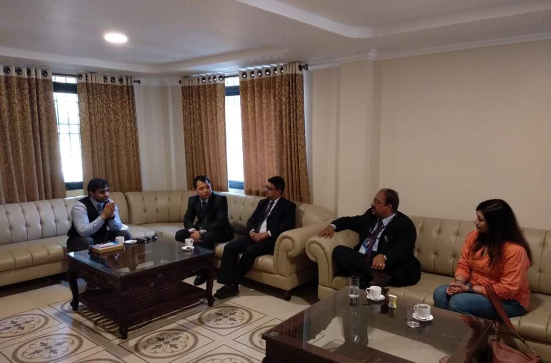 emsmit2018's tweet photo. Joel Michael, Country Head of HyperloopTT at India and the Middle East, in conversation with Ramanan Ramanathan, Mission Director, Atal Innovation Mission, NITI Aayog, Dr B B Pradhan, Associate Director, SMIT &amp; Dr Chingtham Tejbanta Singh, Advisor, Evento Opus. #EM18 #SMIT https://t.co/zZb7GVYdPR