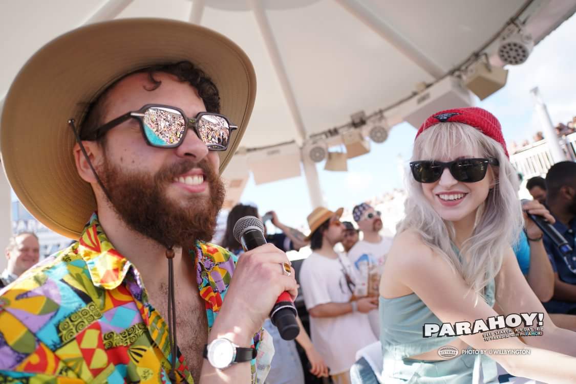 paramoremusicom's tweet photo. NEWS: @PARAHOYcruise recap + new photos from Day 2: https://t.co/Ifw3hrcSWe #Parahoy https://t.co/y0bp7IPPXj