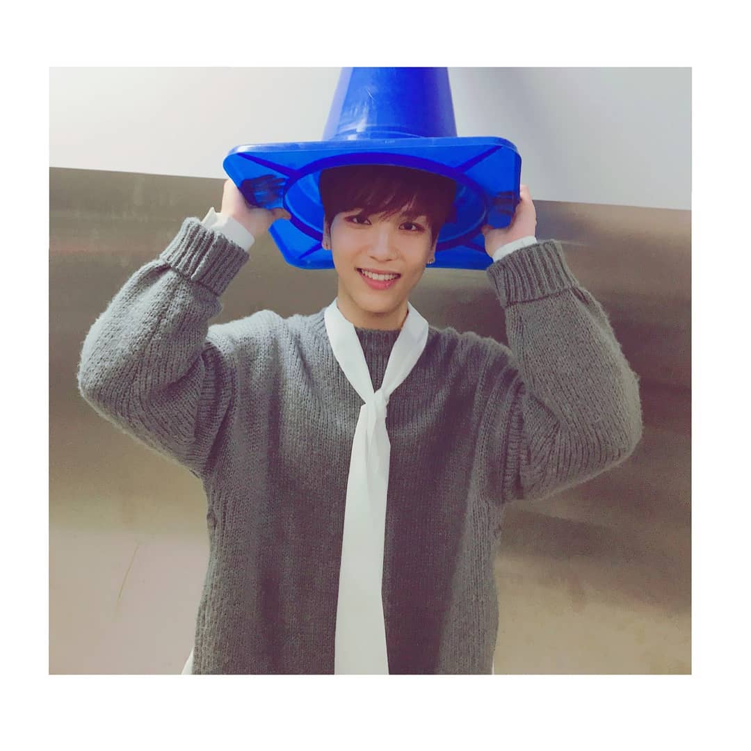 2kiwonhae's tweet photo. (Trans) 180409 Wontak instagram update
" Hehe "
" #Rainz #레인즈 #JUWONTAK #Wontak I like #blue #conehat #Takstagram " https://t.co/l3XsSLUWYI