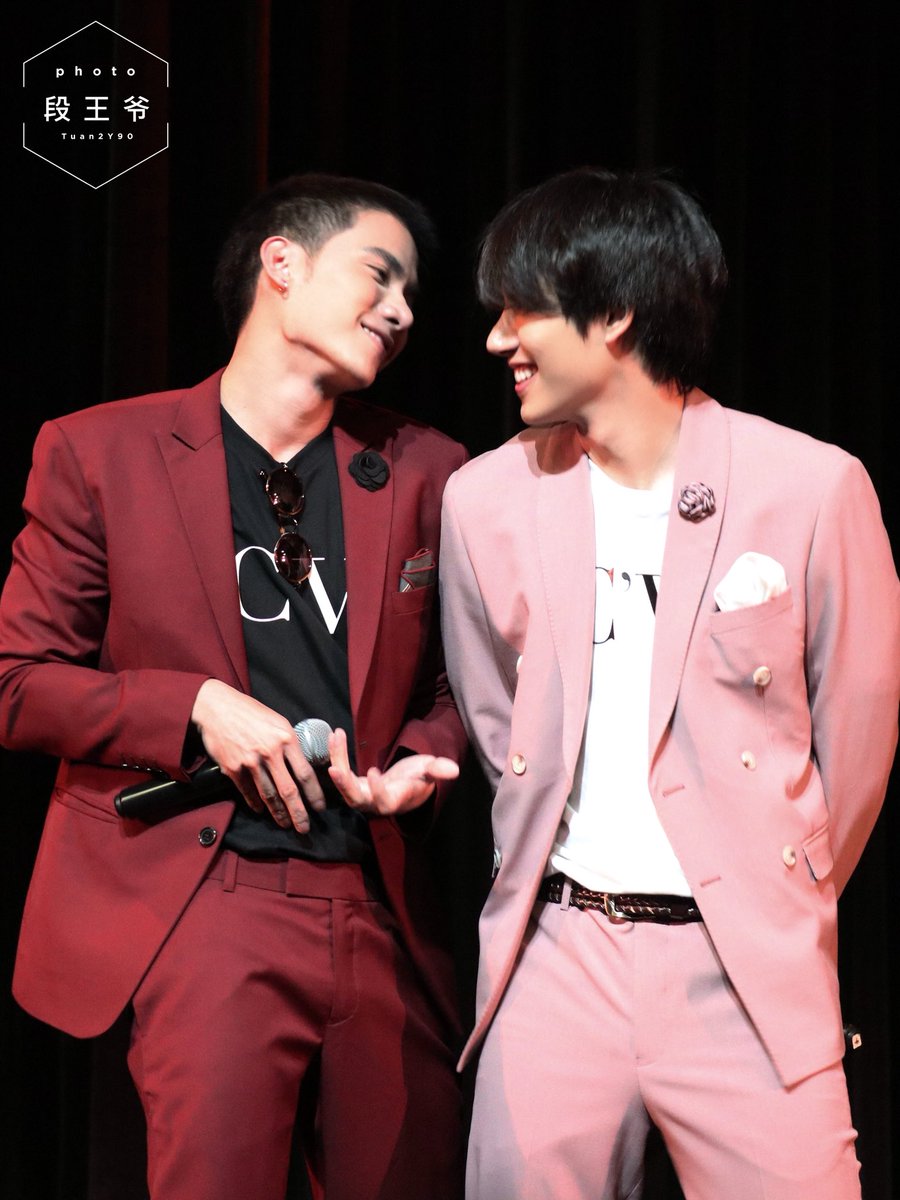 Riley_Duan's tweet photo. @octotul @Maxiiin1 
No eye see this LOVE 🙈🙈
#AltogetherInManila #TWMthenextchapter #togetherwithmetheseries #MaxTul #KornKnock #Tul_Pakorn #tulpakorn #octotul #maxiiin #Maxiiin_ #maxnattapol https://t.co/CWiWpV4HCR