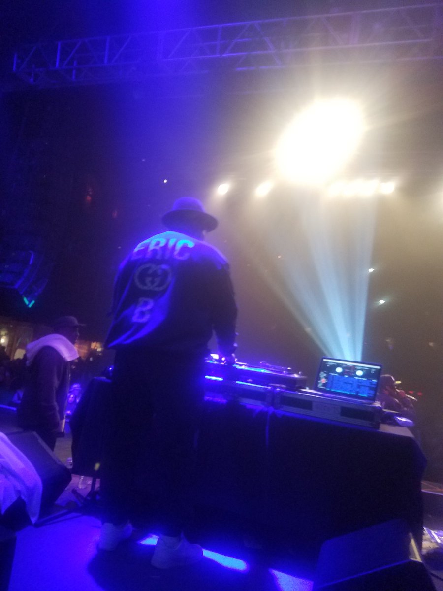 MuniJaitly's tweet photo. #ericb #rakim #techniquetour #2018 @gucci #customgucci #houseofbluesboston #houseofblues #paidinfull #ericbandrakim @EricBandRakim @ERICB https://t.co/ohmNJksHau