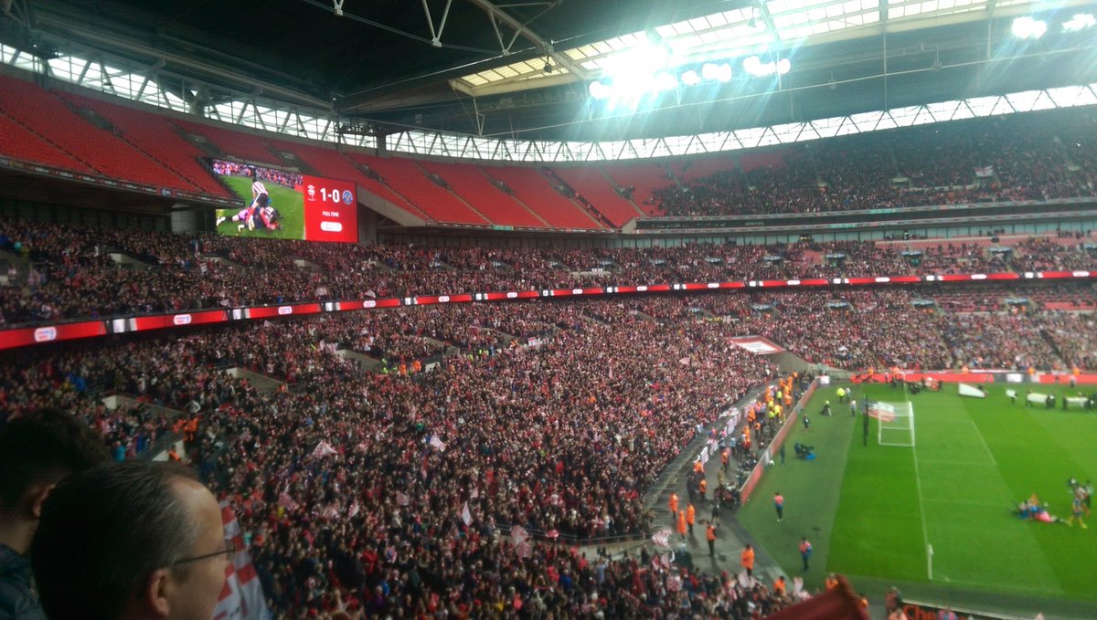 mistergwright's tweet photo. What an #imptastic  day @wembleystadium , was tough getting up at 6am today and even tougher in the gym. Adrenalin junkie!!

Pic of red imp sun finished the day

Work calls. On the + side I'm working with Mansfield fans today. Think I'm just going to 😊 all day 😉 #ImpsAsOne https://t.co/DlmZT2JeZP