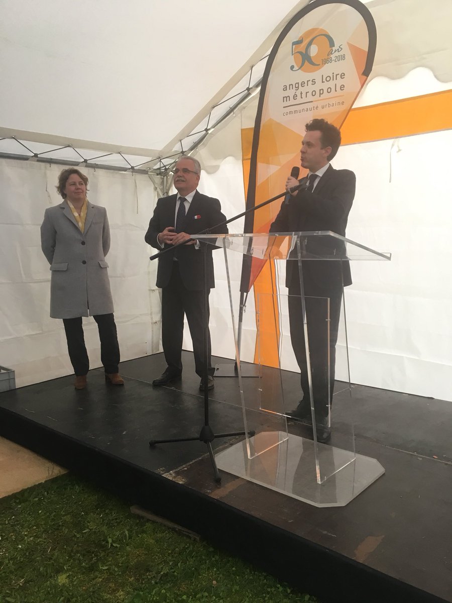 Cerlesjf's tweet photo. @ChristopheBechu revient sur l’injection de biomethane à partir de la station de la Baumette. Accélérateur de la transition énergétique: ce sera la moitié des bus à horizon 2020 qui vont rouler au gnv #biomethane #GRDF https://t.co/Qrvl6MHFMy