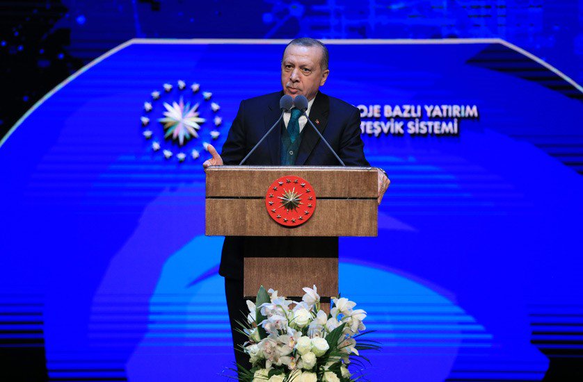 tcbestepe's tweet photo. “Elini taşın altına koyan iş dünyamızın temsilcileriyle omuz omuza ülkemizi hedeflerine ulaştırana kadar durmayacağız” https://t.co/H08LtTs1ox https://t.co/7kn4eJGUSi