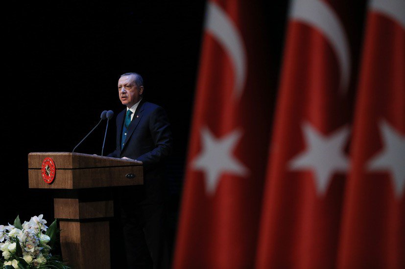 tcbestepe's tweet photo. “Elini taşın altına koyan iş dünyamızın temsilcileriyle omuz omuza ülkemizi hedeflerine ulaştırana kadar durmayacağız” https://t.co/H08LtTs1ox https://t.co/7kn4eJGUSi