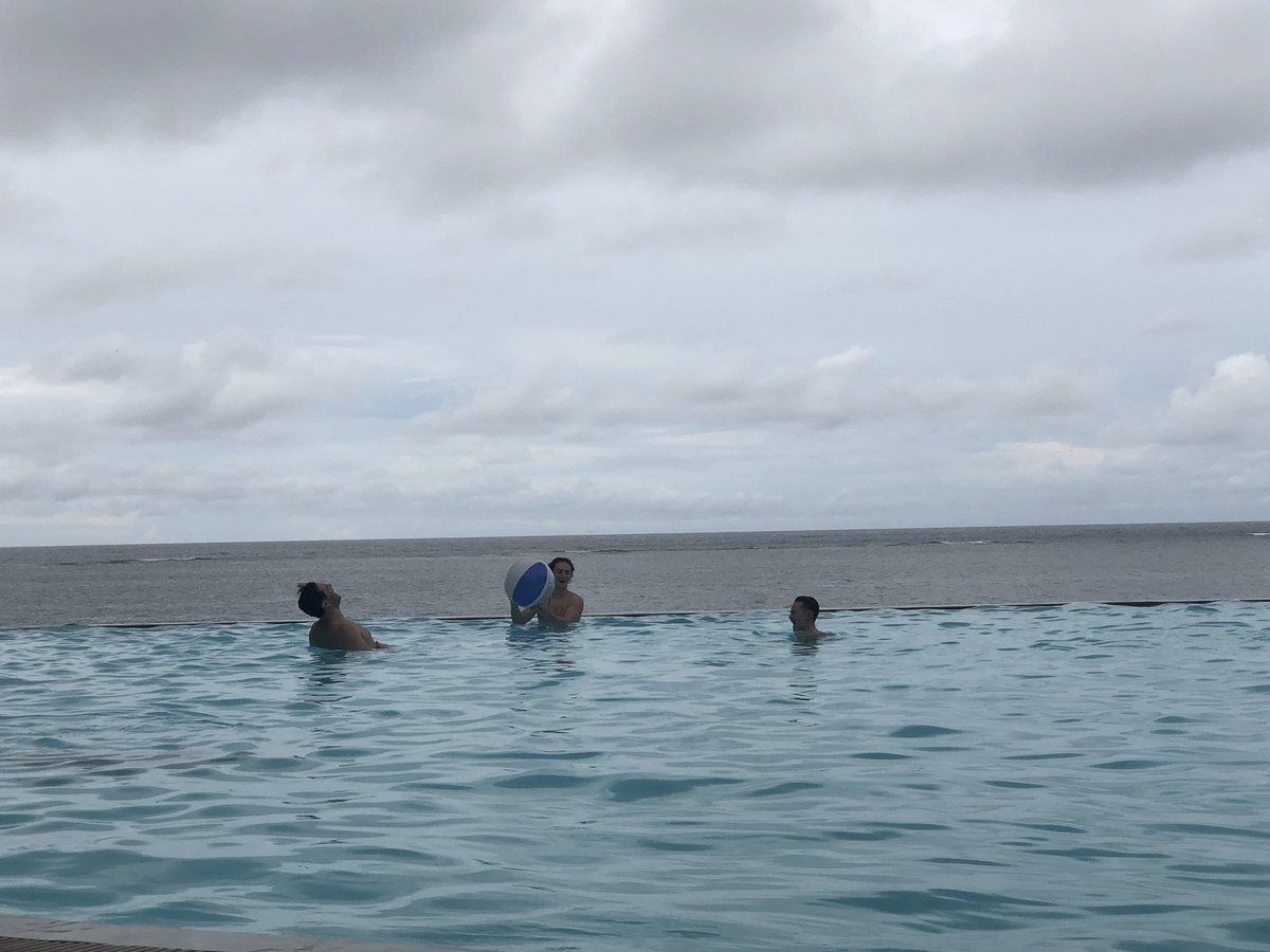 FeelGood_Ori's tweet photo. The best times... watching these 3 playing &amp; laughing in paradise #burstingheart #mylife #preciousmoments 🇰🇪 🌍🌊 https://t.co/JDCKG1eIsZ