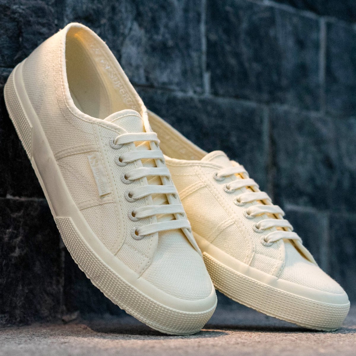 ecru superga